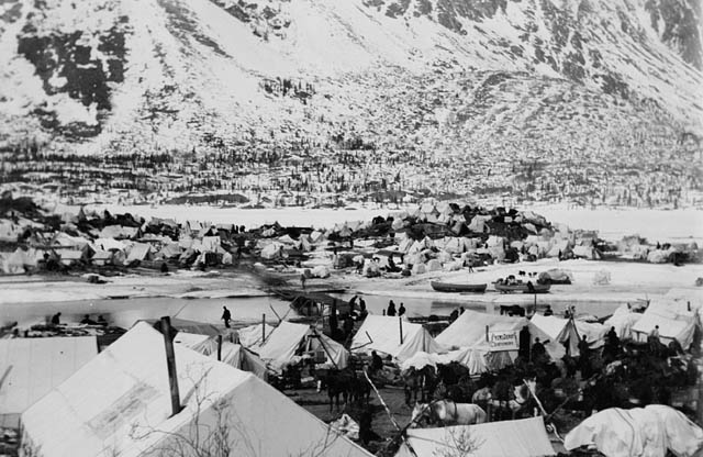 Miner's camp at the head of the Yukon River during the Klondike Gold Rush, 